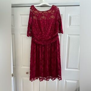Magenta lace 3/4 sleeve dress